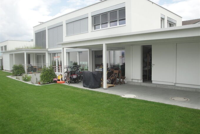 Gedeckter Gartensitzplatz.jpg