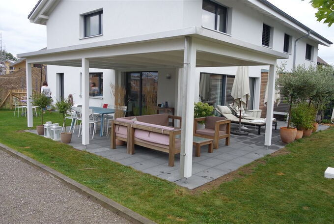 Gedeckter Sitzplatz.jpg