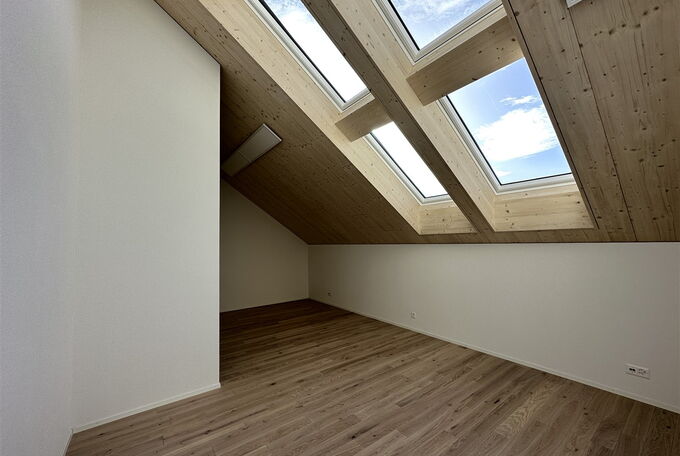 Dachfenstereinbau für helle Räume.jpg