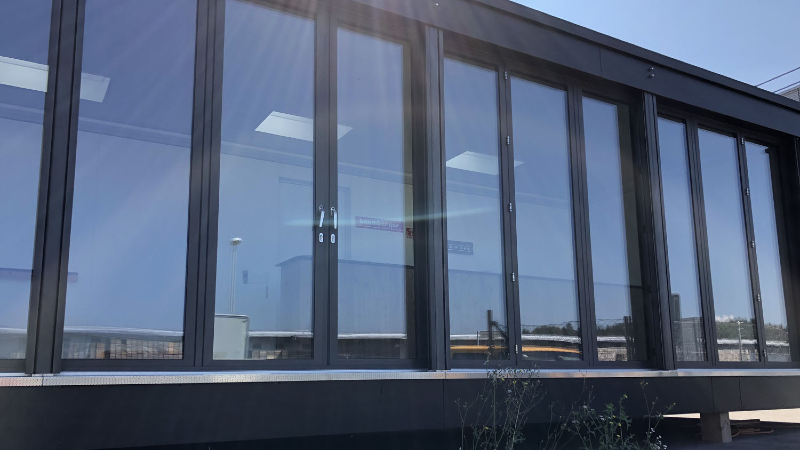 Ein sonnendurchfluteter Raum